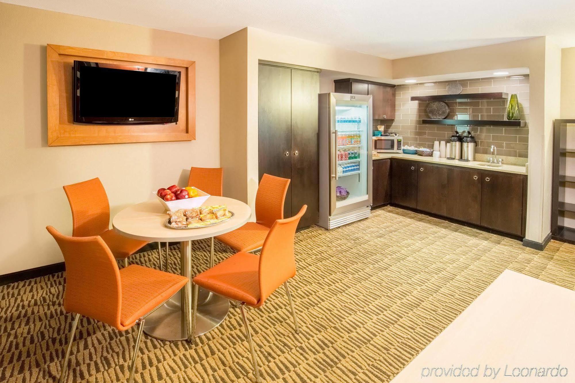 Portland-airport I-205 By Ihg Hotel 3*